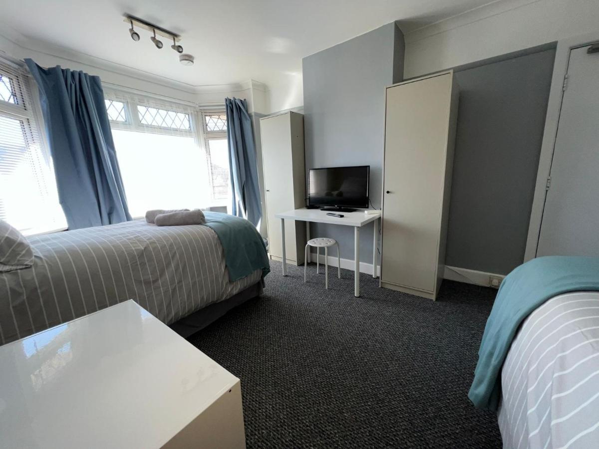 Shirley House 4, Guest House, Self Catering, Self Check In With Smart Locks, Use Of Fully Equipped Kitchen, Close To City Centre, Ideal For Longer Stays, Excellent Transport Links Southampton Exterior foto