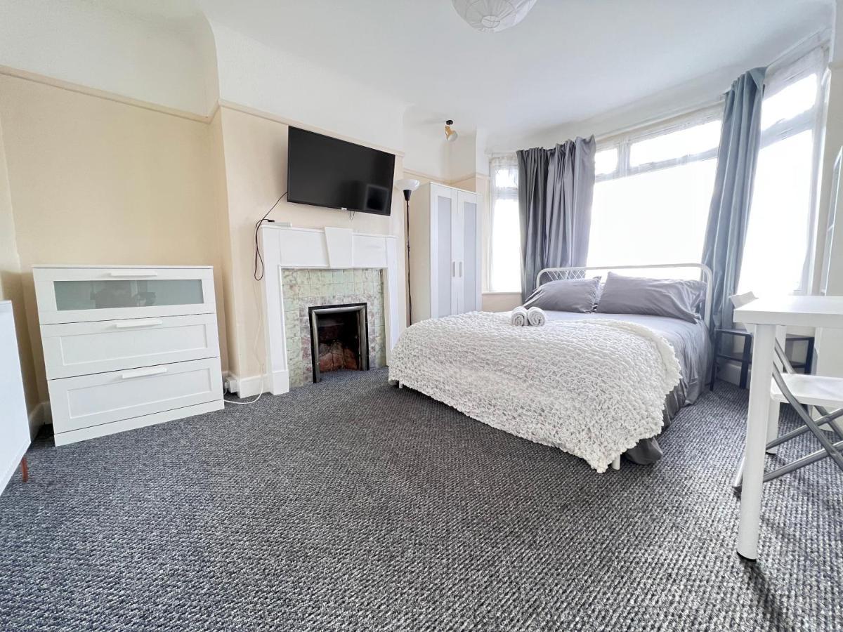 Shirley House 4, Guest House, Self Catering, Self Check In With Smart Locks, Use Of Fully Equipped Kitchen, Close To City Centre, Ideal For Longer Stays, Excellent Transport Links Southampton Exterior foto