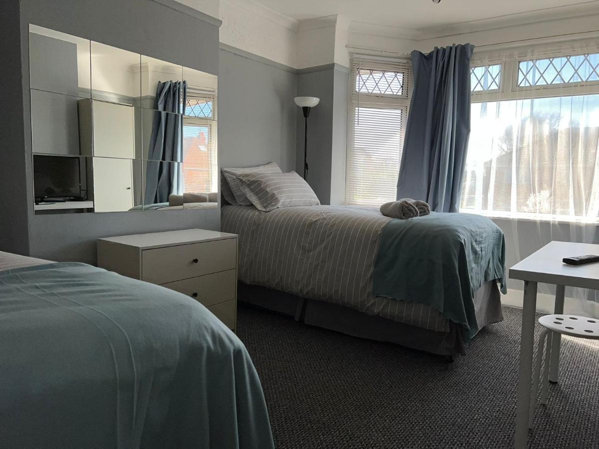 Shirley House 4, Guest House, Self Catering, Self Check In With Smart Locks, Use Of Fully Equipped Kitchen, Close To City Centre, Ideal For Longer Stays, Excellent Transport Links Southampton Exterior foto