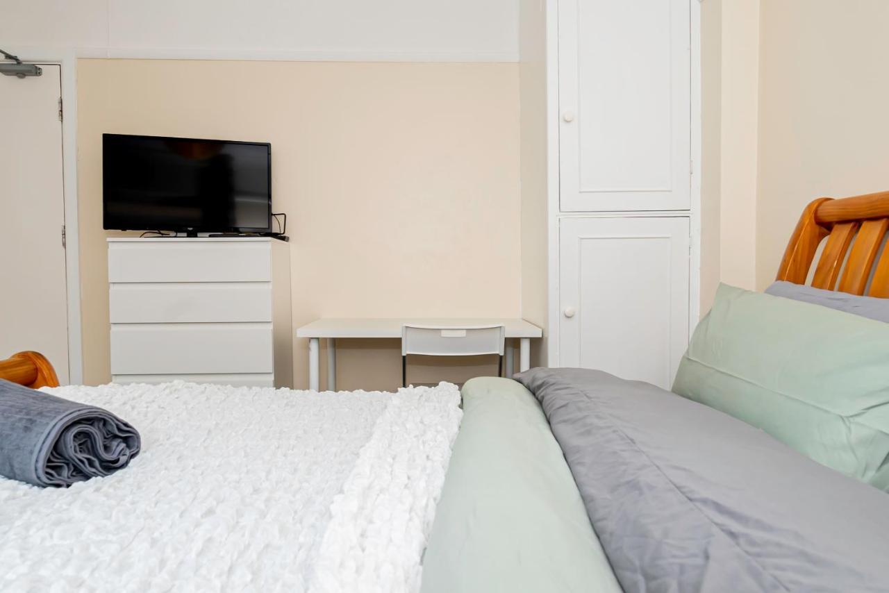 Shirley House 4, Guest House, Self Catering, Self Check In With Smart Locks, Use Of Fully Equipped Kitchen, Close To City Centre, Ideal For Longer Stays, Excellent Transport Links Southampton Exterior foto