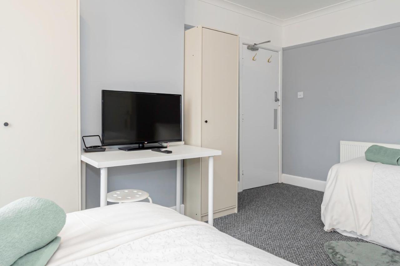 Shirley House 4, Guest House, Self Catering, Self Check In With Smart Locks, Use Of Fully Equipped Kitchen, Close To City Centre, Ideal For Longer Stays, Excellent Transport Links Southampton Exterior foto