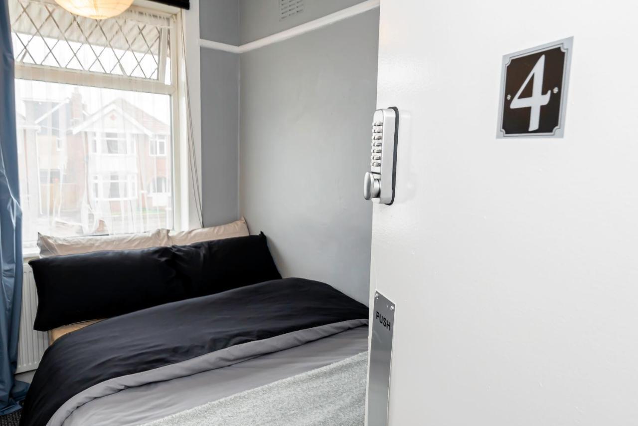 Shirley House 4, Guest House, Self Catering, Self Check In With Smart Locks, Use Of Fully Equipped Kitchen, Close To City Centre, Ideal For Longer Stays, Excellent Transport Links Southampton Exterior foto